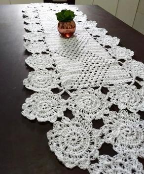 Caminho De Mesa De Crochê Branco