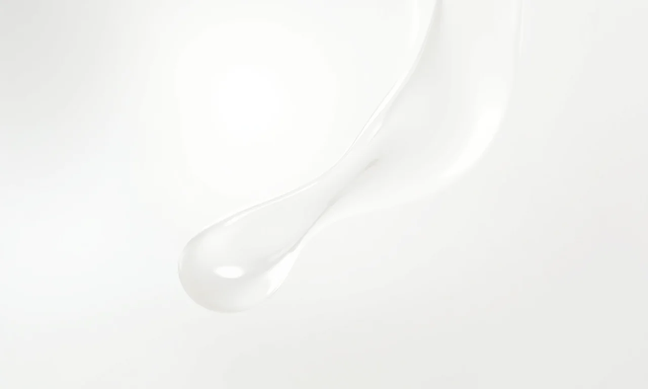 Protetor térmico Charming Gloss para cabelo liso.