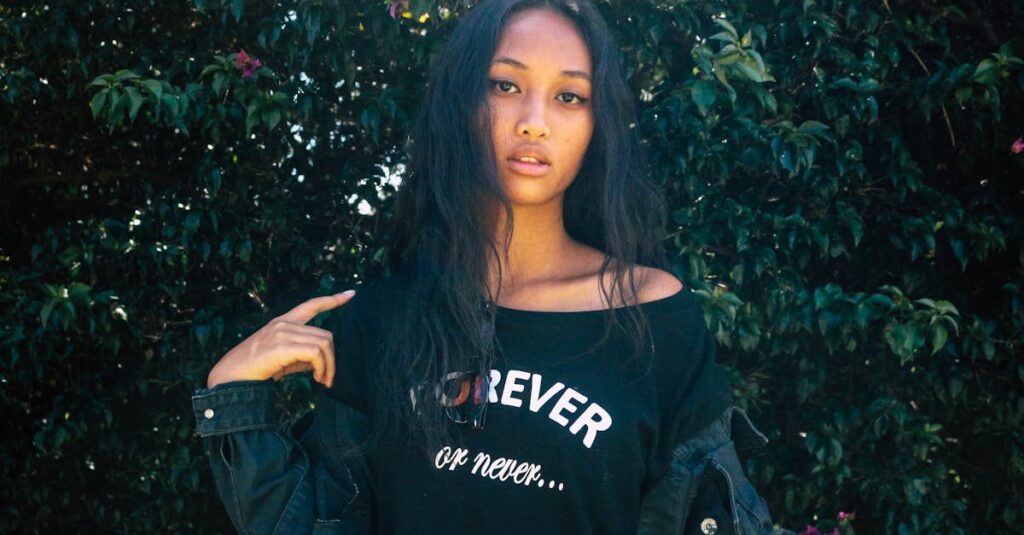 Como usar t shirts femininas estilosas no dia a dia sem perder o conforto